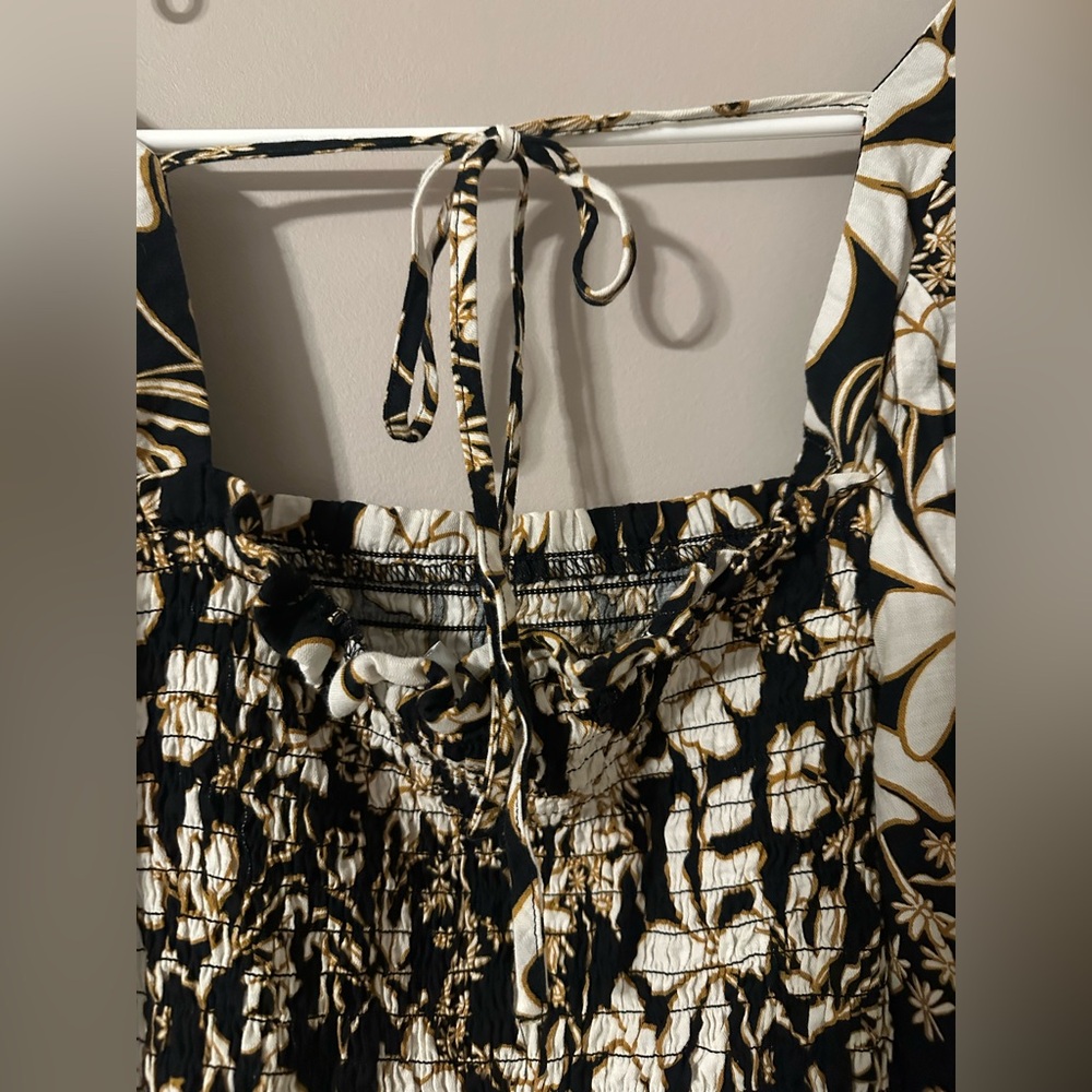 AVA & VIV size 1X, black,off white & mustard yellow floral puff sleeved blouse - Picture 6 of 8